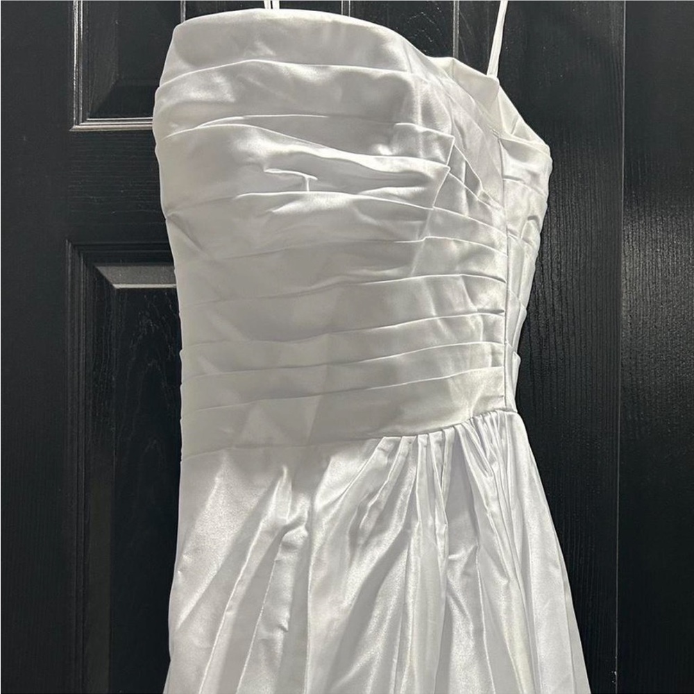 Hebeos strapless white dress comes with petticoat separate size 2